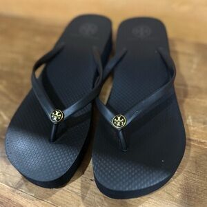 Tory Burch Black Flip Flops Size 10